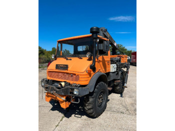 Camion benne UNIMOG