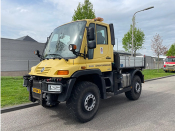 Camion benne UNIMOG U400