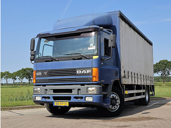 Camion à rideaux coulissants DAF 65