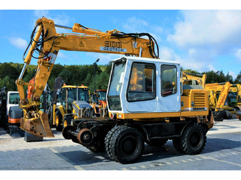 Pelle sur pneus LIEBHERR A 900