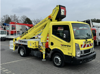 Camion avec nacelle NISSAN