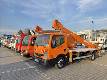 Camion avec nacelle NISSAN