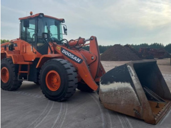 Chargeuse sur pneus DOOSAN DL250