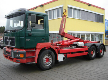 Camion ampliroll MAN 26.403