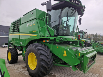 Moissonneuse-batteuse JOHN DEERE T560