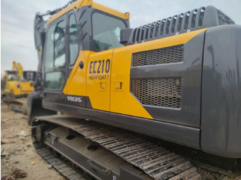 Pelle sur chenille Volvo EC210B: photos 4