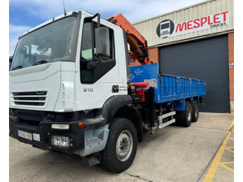 Camion plateau IVECO Trakker