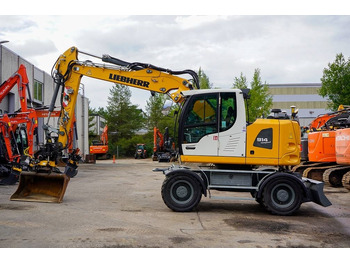 Pelle sur pneus LIEBHERR A 914