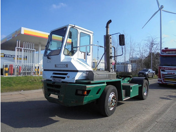 Tracteur portuaire TERBERG