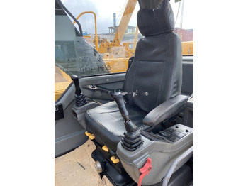 Pelle sur chenille VOLVO EC210BLC