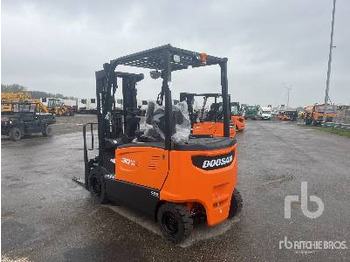 Chariot élévateur électrique neuf DOOSAN B30X-7 PLUS (Unused): photos 2