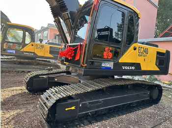 Pelle sur chenille VOLVO EC240