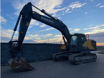 Pelle sur chenille VOLVO EC250EL