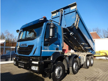 Camion benne IVECO Trakker