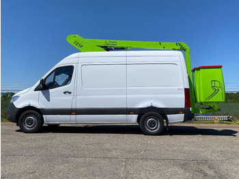 Camion avec nacelle