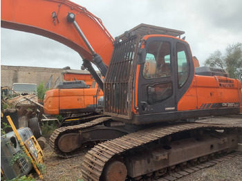 Pelle sur chenille DOOSAN DX260