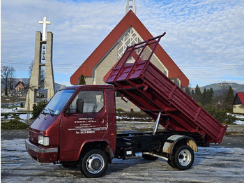 Utilitaire benne NISSAN