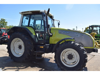 Tracteur agricole VALTRA T120