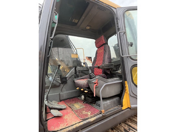 Pelle sur chenille VOLVO EC140DL