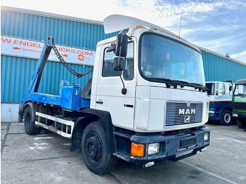 Camion multibenne MAN 18 .232 (6 CILINDER) M90 WITH TELESCOPIC CONTAINER SYSTEM (8 GEARS MANUAL GEARBOX / EURO 1 (MECHANICAL PUMP AND INJECTORS)): photos 3