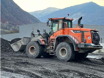 Chargeuse sur pneus DOOSAN DL300