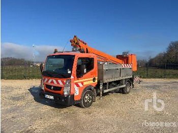 Camion avec nacelle RENAULT Maxity 140