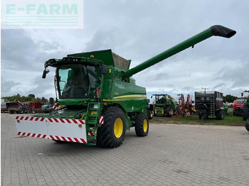 Moissonneuse-batteuse JOHN DEERE T560