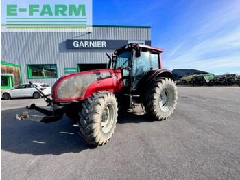 Tracteur agricole VALTRA