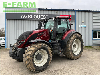 Tracteur agricole VALTRA T174