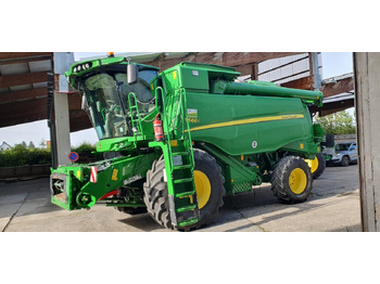 Moissonneuse-batteuse JOHN DEERE T560