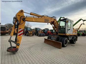 Pelle sur pneus LIEBHERR A 900