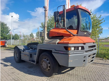 Tracteur portuaire TERBERG