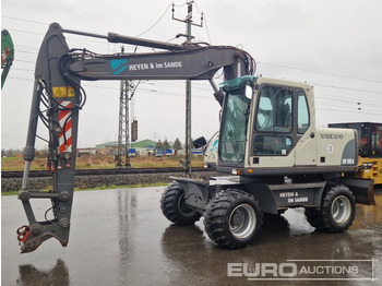 Pelle sur pneus VOLVO EW160B