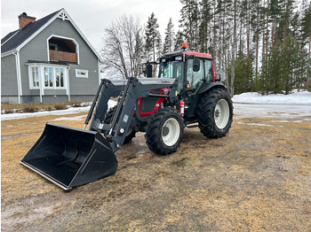 Tracteur agricole VALTRA A83