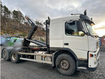 Camion ampliroll VOLVO FM12