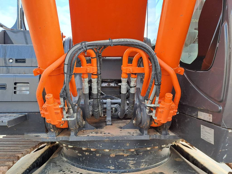 Pelle sur chenille Hitachi ZX350LCN-6: photos 11