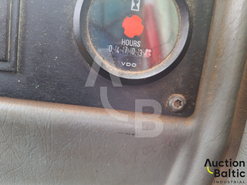 Chargeuse sur pneus Volvo L 180 E: photos 17