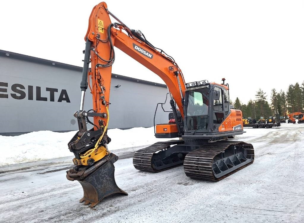 Pelle sur chenille Doosan DX160LCH-5 METSÄALUSTA PYÖRITTÄJÄLLÄ: photos 10