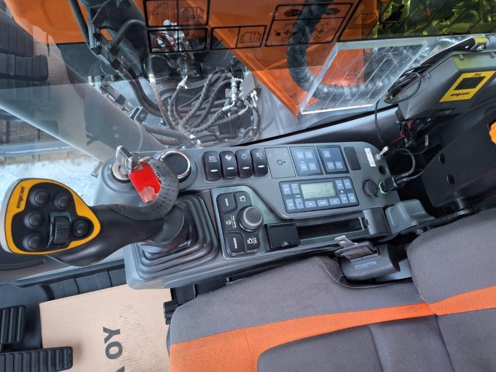 Pelle sur chenille Doosan DX160LCH-5 METSÄALUSTA PYÖRITTÄJÄLLÄ: photos 16