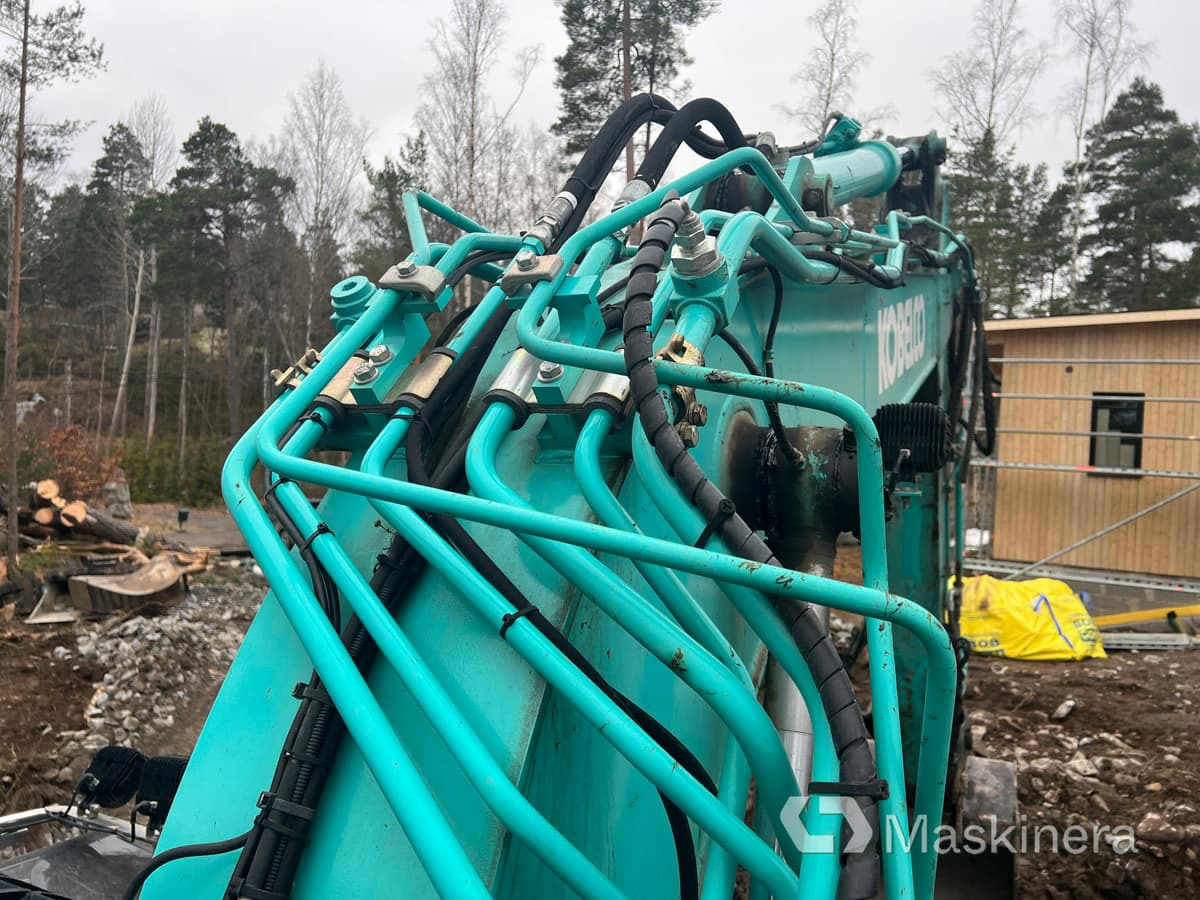 Pelle sur chenille Grävmaskin Kobelco SK140SRLC-5 med tiltrotator & redskap: photos 32