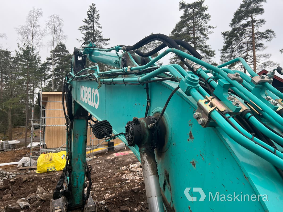 Pelle sur chenille Grävmaskin Kobelco SK140SRLC-5 med tiltrotator & redskap: photos 33