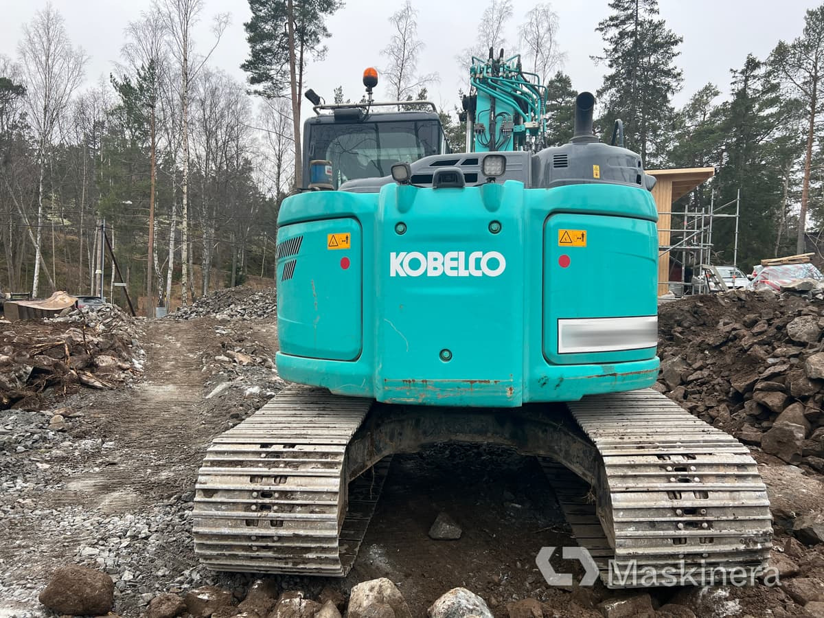 Pelle sur chenille Grävmaskin Kobelco SK140SRLC-5 med tiltrotator & redskap: photos 6