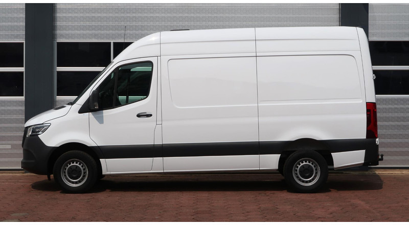 Fourgon utilitaire Mercedes-Benz Sprinter 319 3.0 V6 CDI L2H2 Mercedes-Benz Sprinter 319 3.0 CDI L2H2 MBUX/ LED/ CAMERA/ 3,5T/ CRUISE/ CLIMA/ TREKHAAK/: photos 15