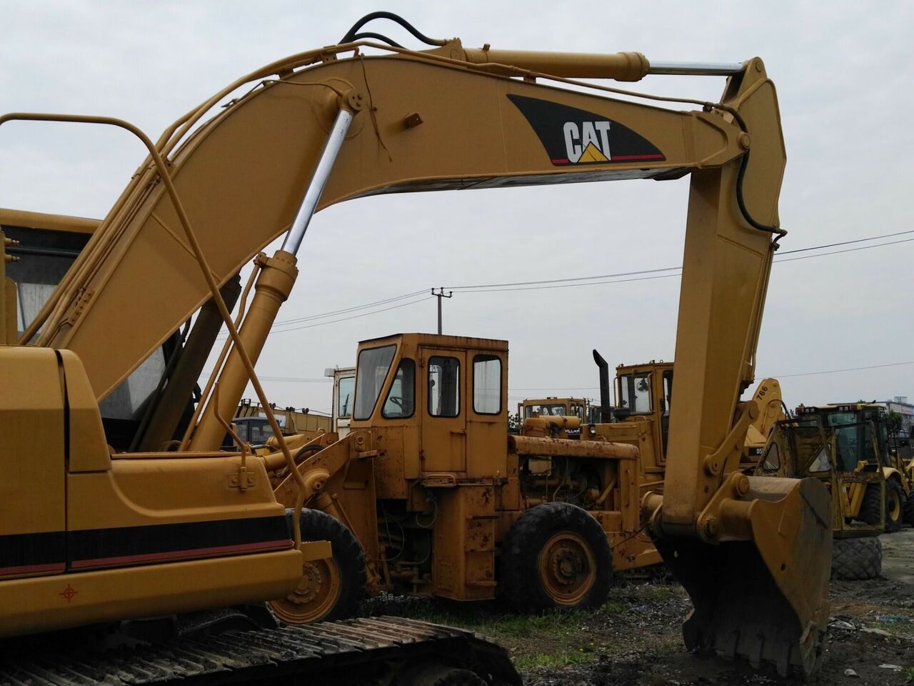 Pelle sur chenille Caterpillar Cat 320B: photos 9