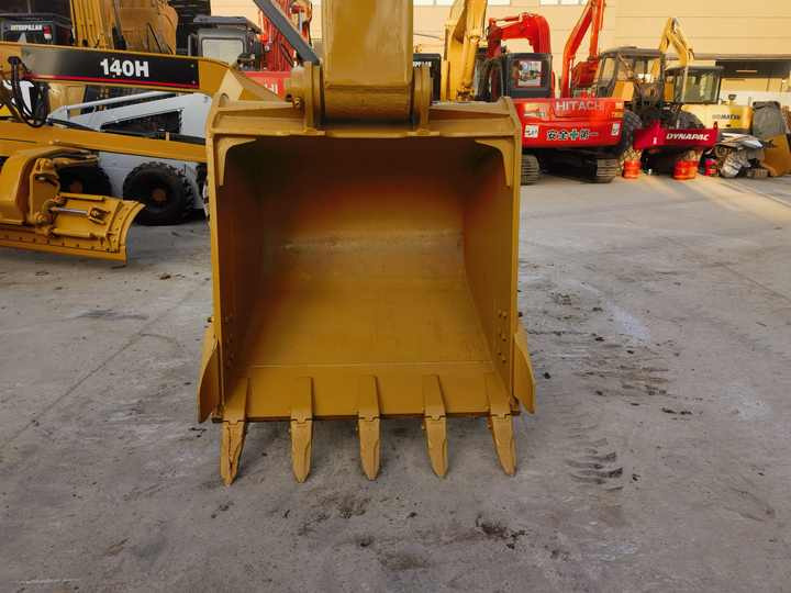 Pelle Second Hand Cat 336d2 Excavator Caterpillar 336d2 CAT 336D2 large hydraulic excavator for sale in shanghai: photos 6