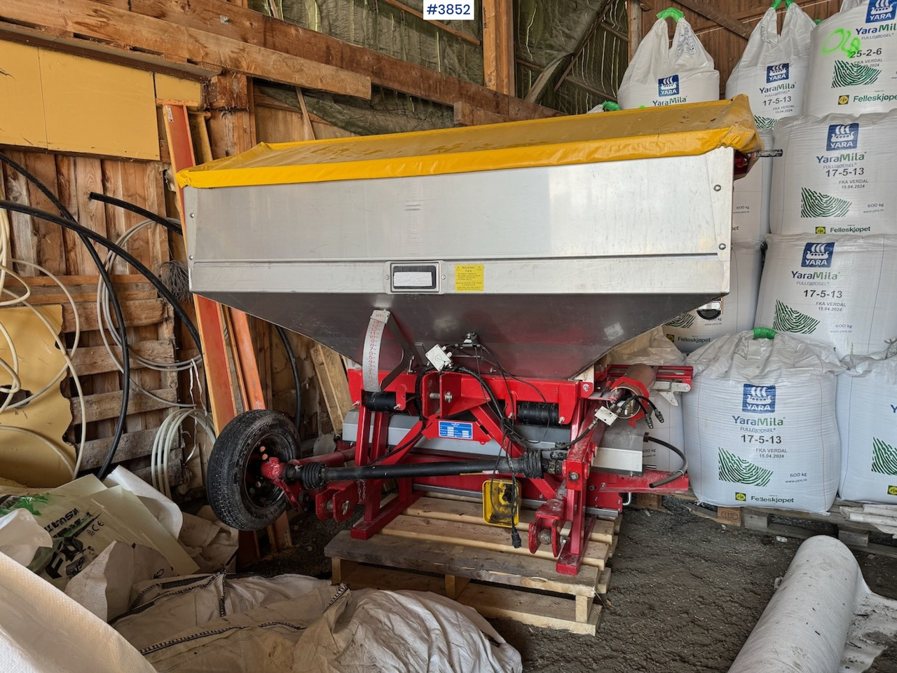 Distributeur d'engrais 2016 Bredal F2RF fertilizer spreader: photos 1