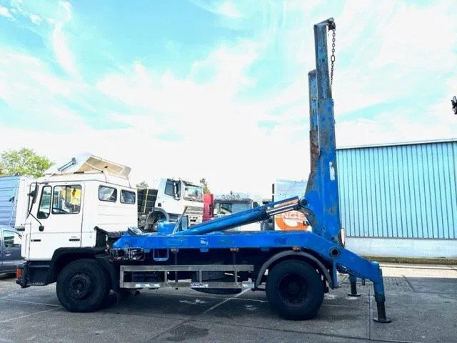 Camion multibenne MAN 18 .232 (6 CILINDER) M90 WITH TELESCOPIC CONTAINER SYSTEM (8 GEARS MANUAL GEARBOX / EURO 1 (MECHANICAL PUMP AND INJECTORS)): photos 13