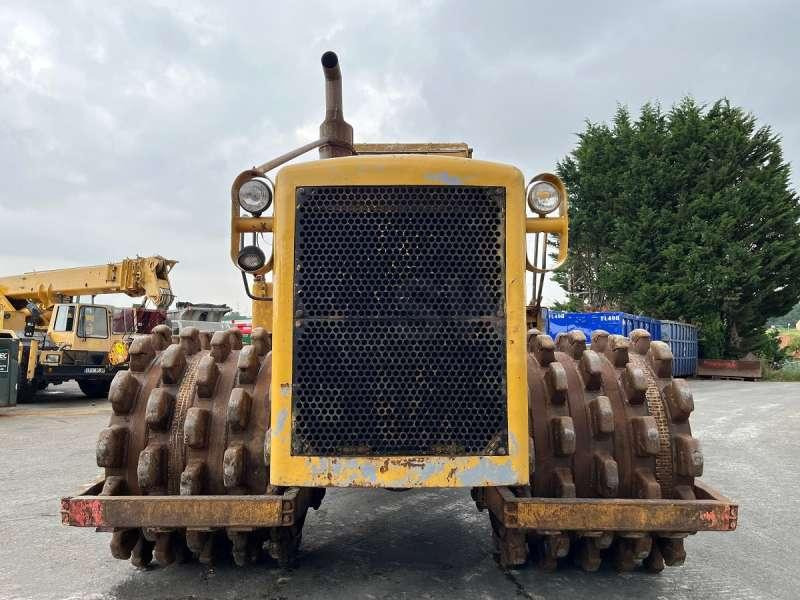 Compacteur à pieds de mouton/ Monocylindre Caterpillar 825 + porte engins: photos 10