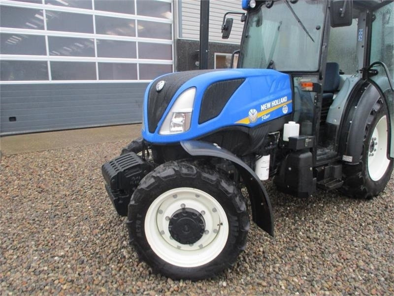 Tracteur agricole New Holland T4.80 F SuperSteear med aircondition og koblingsfr: photos 17