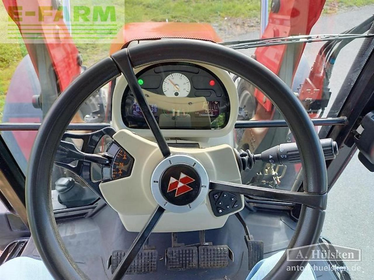 Tracteur agricole Massey Ferguson mf5611dyna4: photos 15